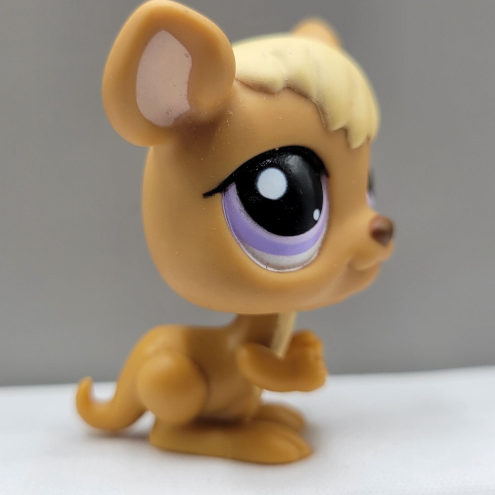Littlest Pet Shop LPS #983 Kangaroo Sandy Brown Blonde Hair Hasbro Figure Toy